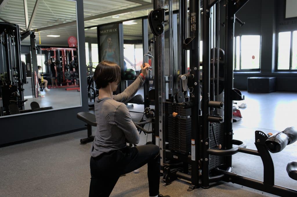 Single Arm Lat Pulldown